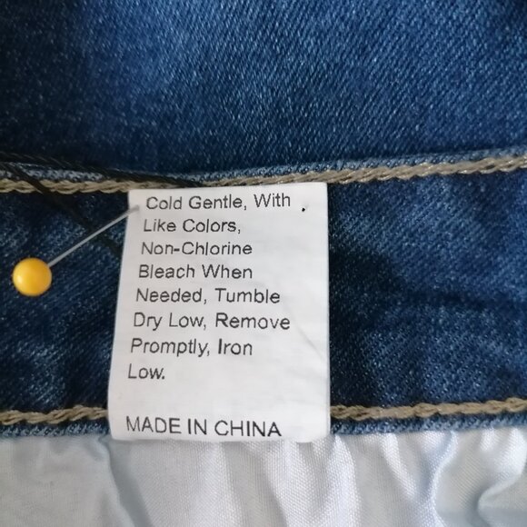 NWT Shein Womens Denim Blue High Rise Raw Hem Modern Look Flare Jeans Size 4XL - Picture 8 of 8